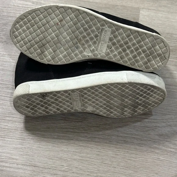 Steve MaddenTaylor Black Suede Bootie Sneaker Side Zippers Size 4 - Picture 7 of 8